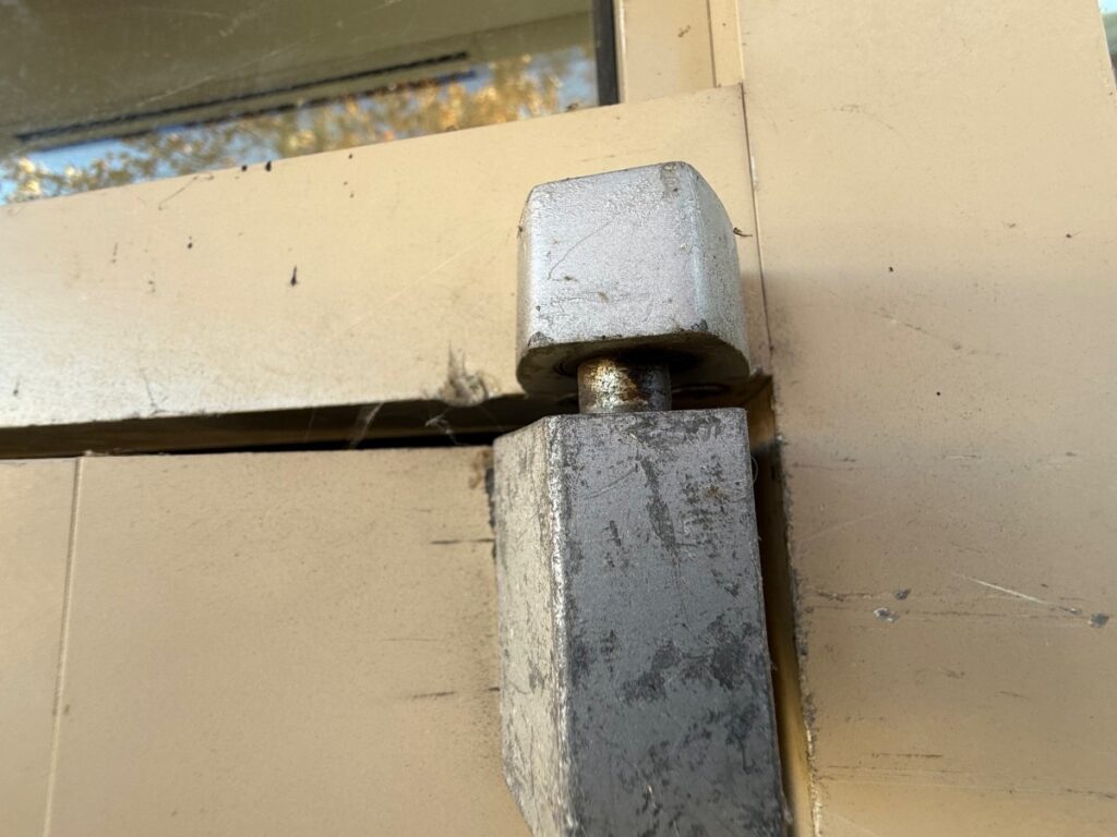 Broken Upper Hinge